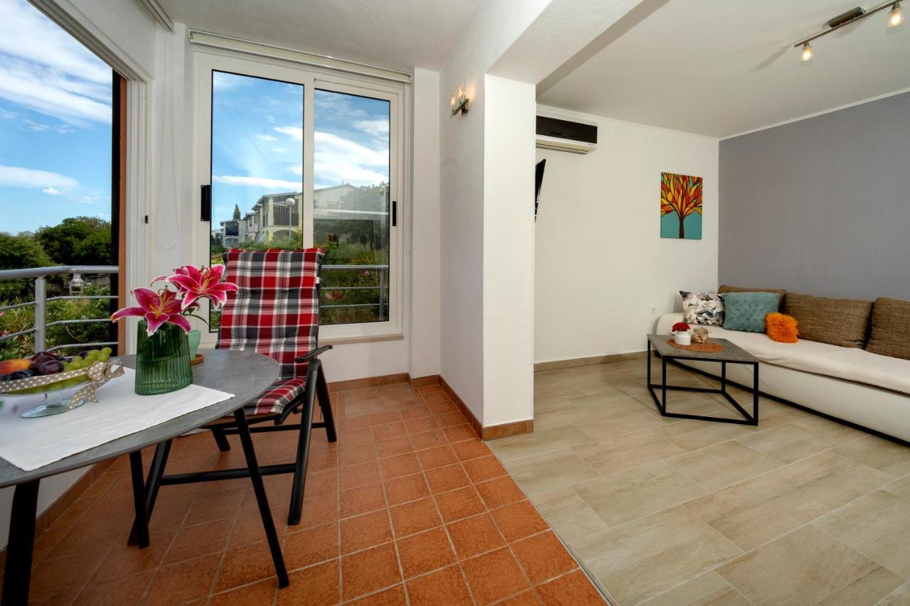 B Apartment Ravni Ngoại thất bức ảnh
