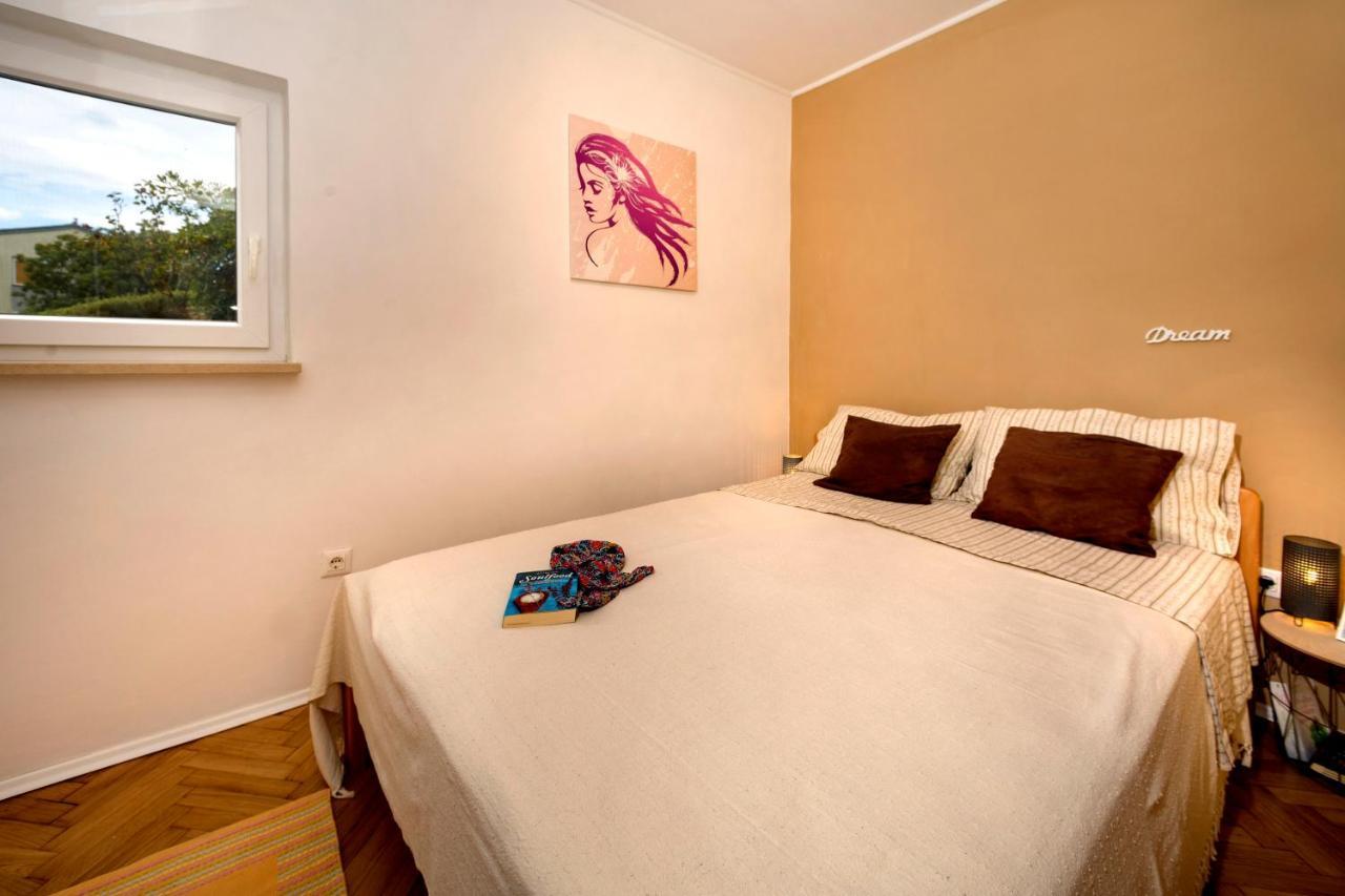 B Apartment Ravni Ngoại thất bức ảnh